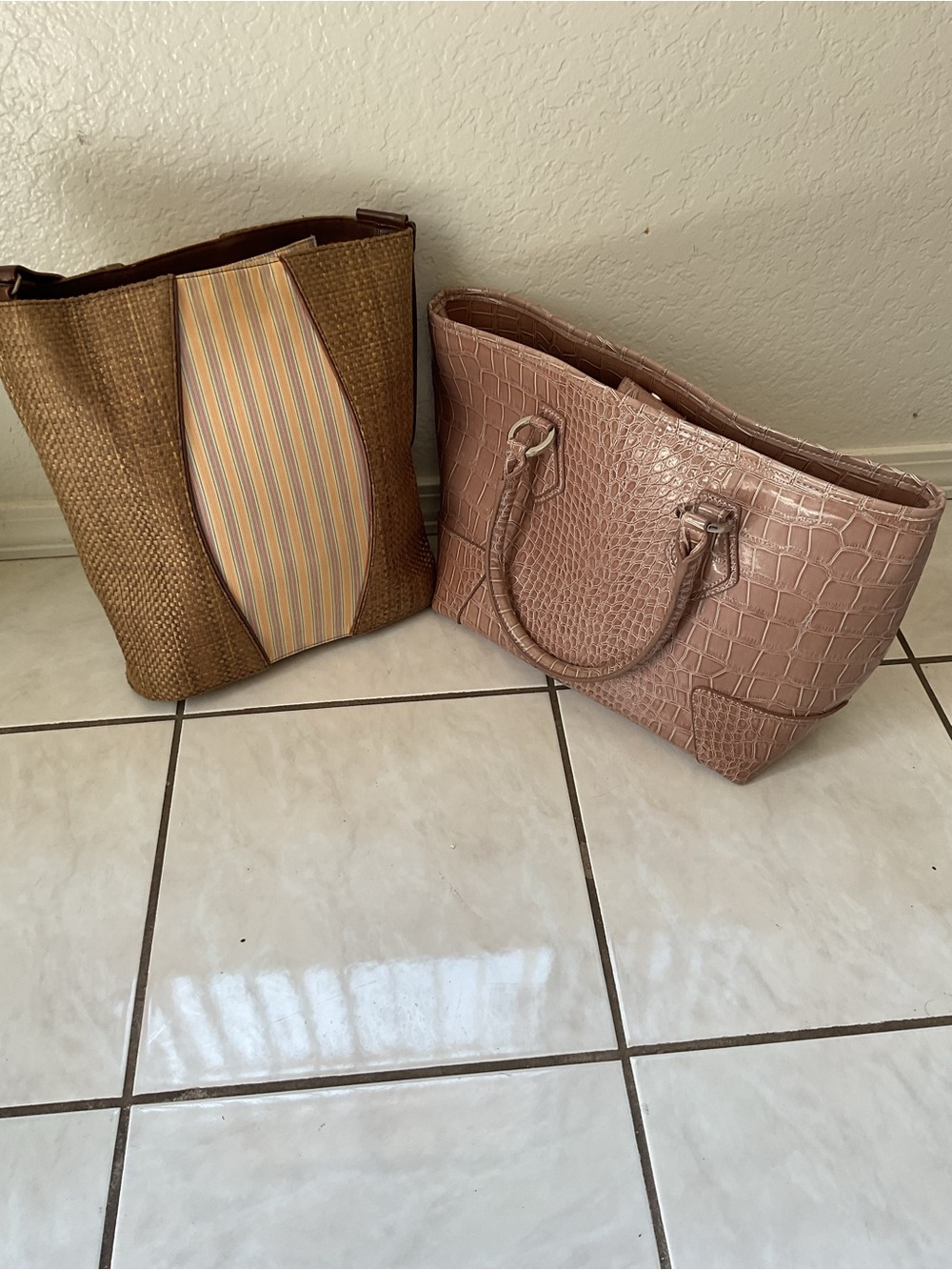 Croc-Embossed Tote in Dusty Pink